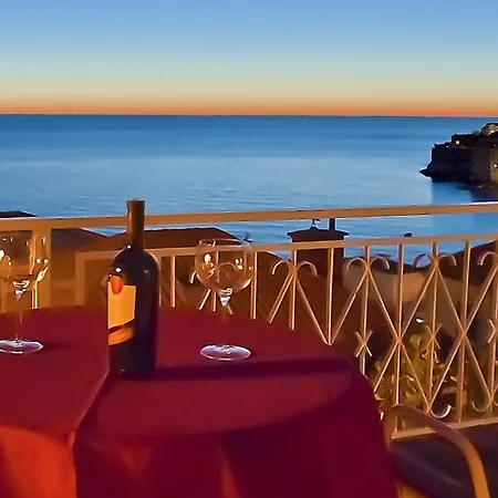 Lovely View Apartment *